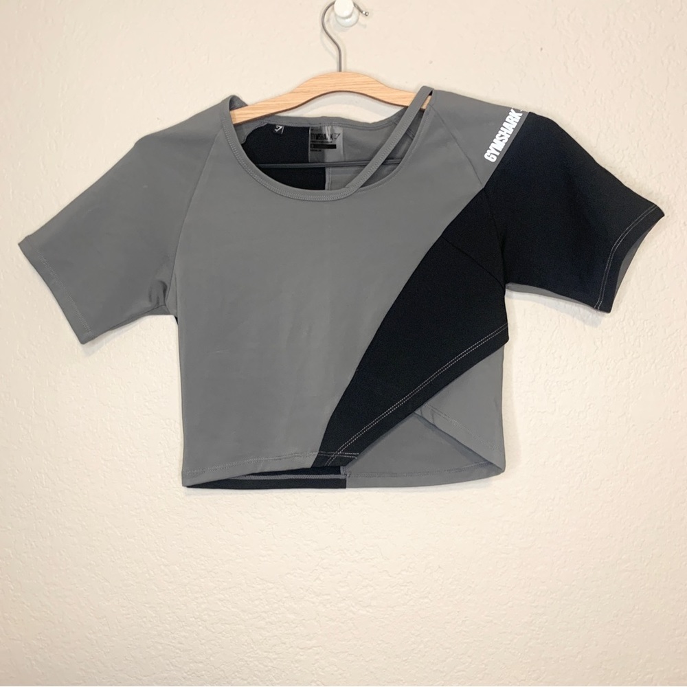Gymshark Asymmetrical Color Block Crop Athletic Tee Shirt Size M